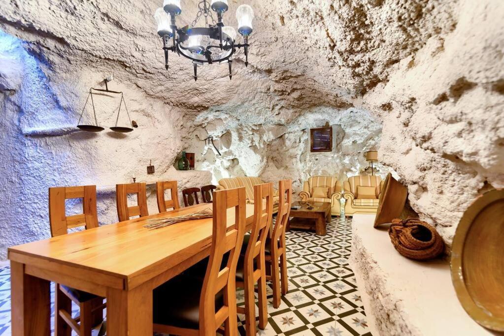 Cueva Con Jacuzzi A 20 Minutos De Valencia Villa Benaguacil Luaran gambar