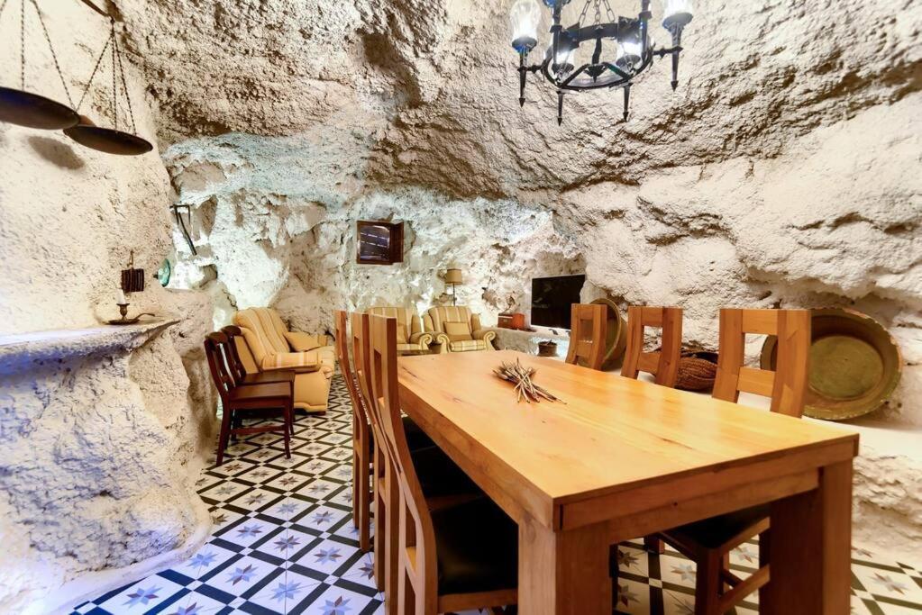 Cueva Con Jacuzzi A 20 Minutos De Valencia Villa Benaguacil Luaran gambar