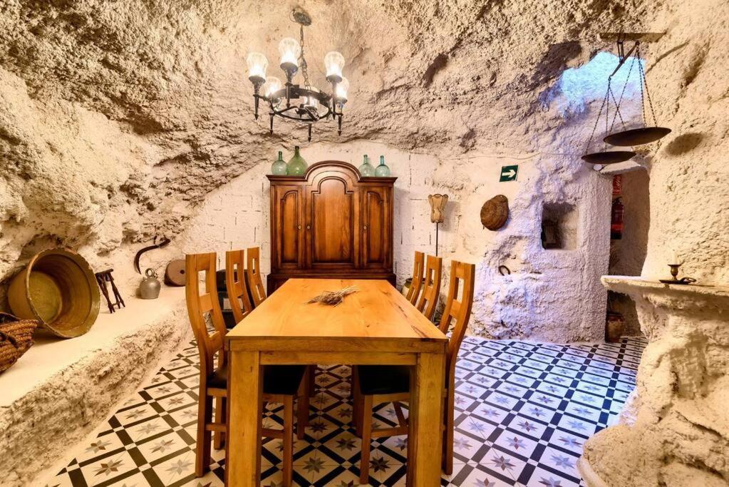 Cueva Con Jacuzzi A 20 Minutos De Valencia Villa Benaguacil Luaran gambar