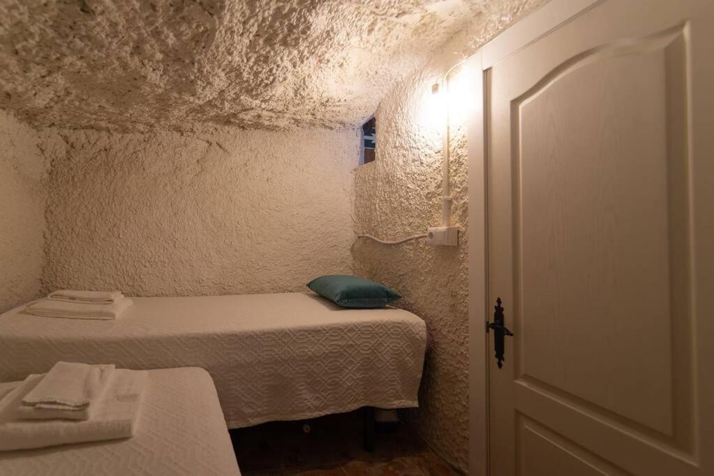 Cueva Con Jacuzzi A 20 Minutos De Valencia Villa Benaguacil Luaran gambar